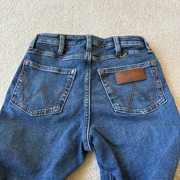 Wrangler Retro High Rise Trumpet Flare/Bell Bottom Jeans Size 26/32 - Picture 12 of 16